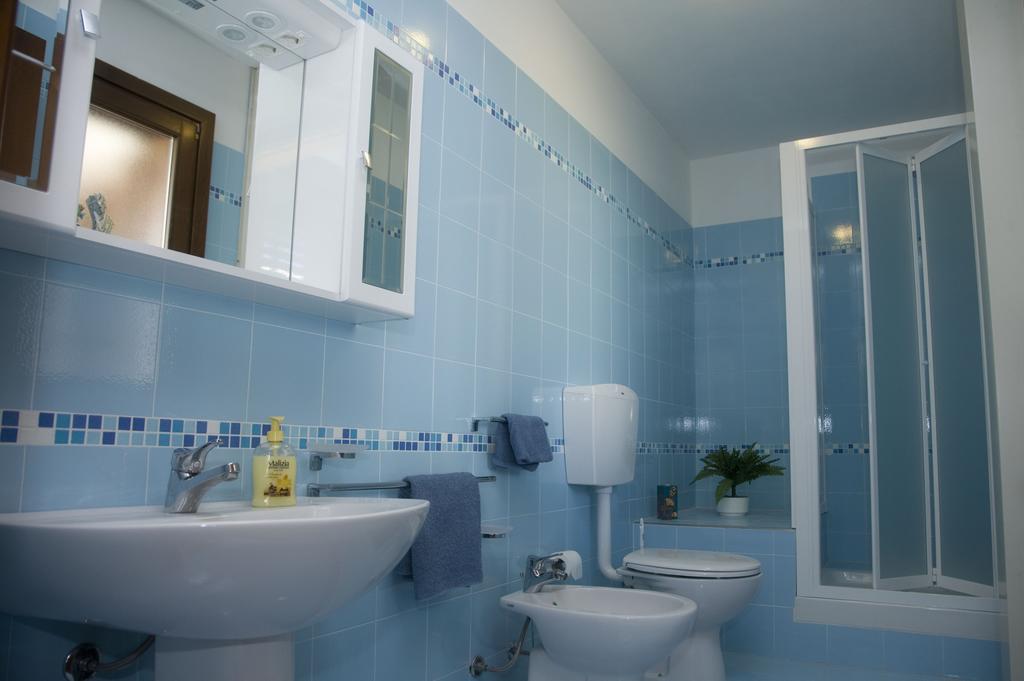 King'S Residence Balestrate Δωμάτιο φωτογραφία