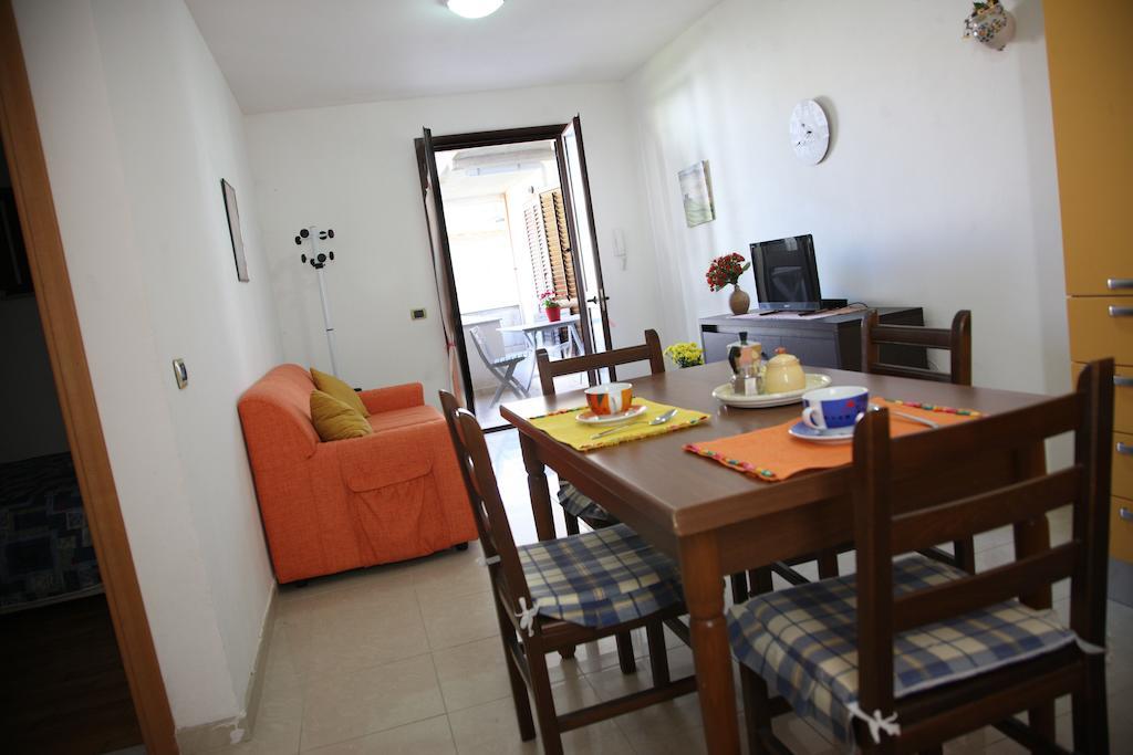 King'S Residence Balestrate Δωμάτιο φωτογραφία